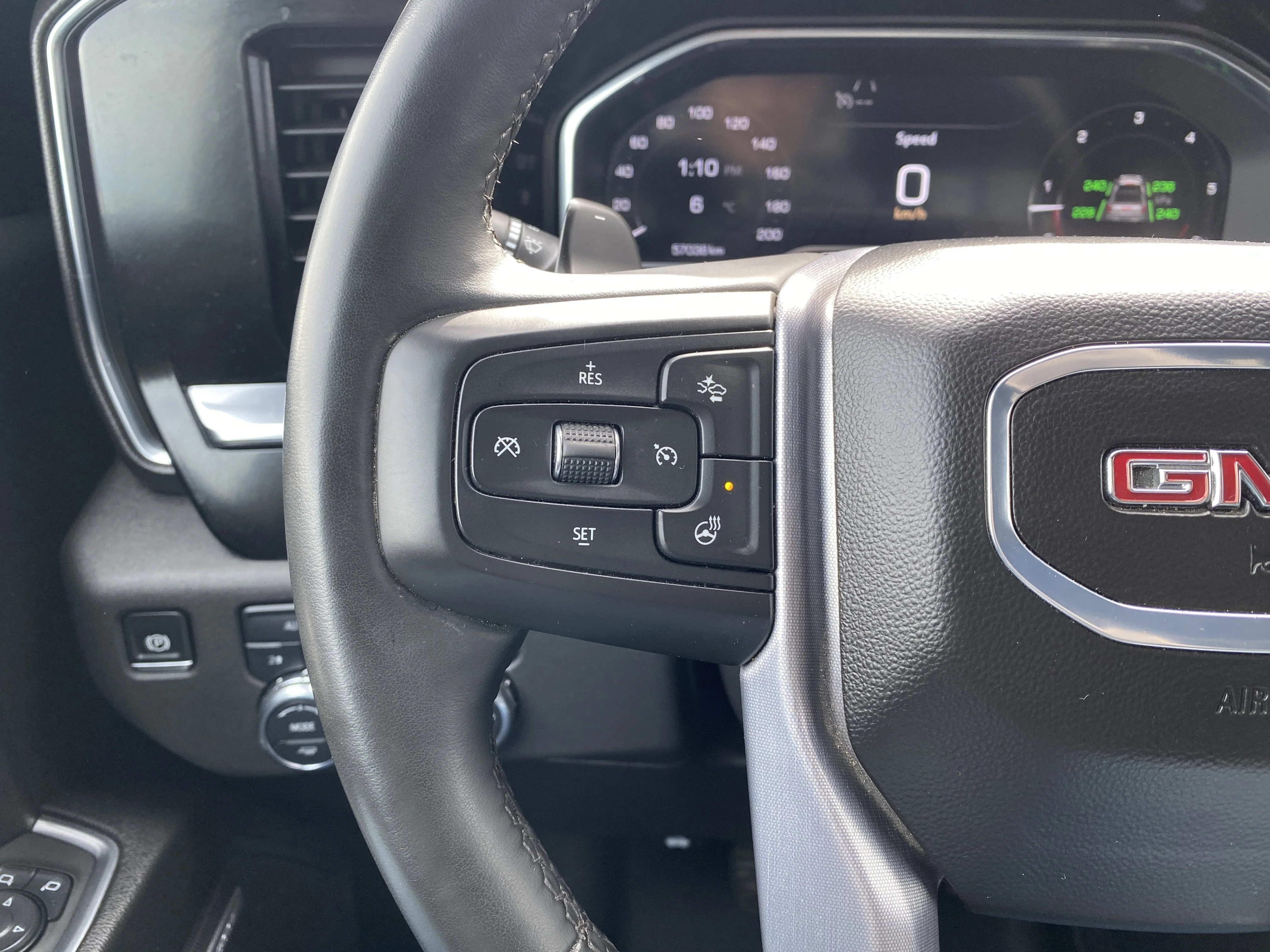 Certified Used 2024 White GMC Crew Cab Elevation * STANDARD BOX * BUCKETS * 360 CAMERA * image 12