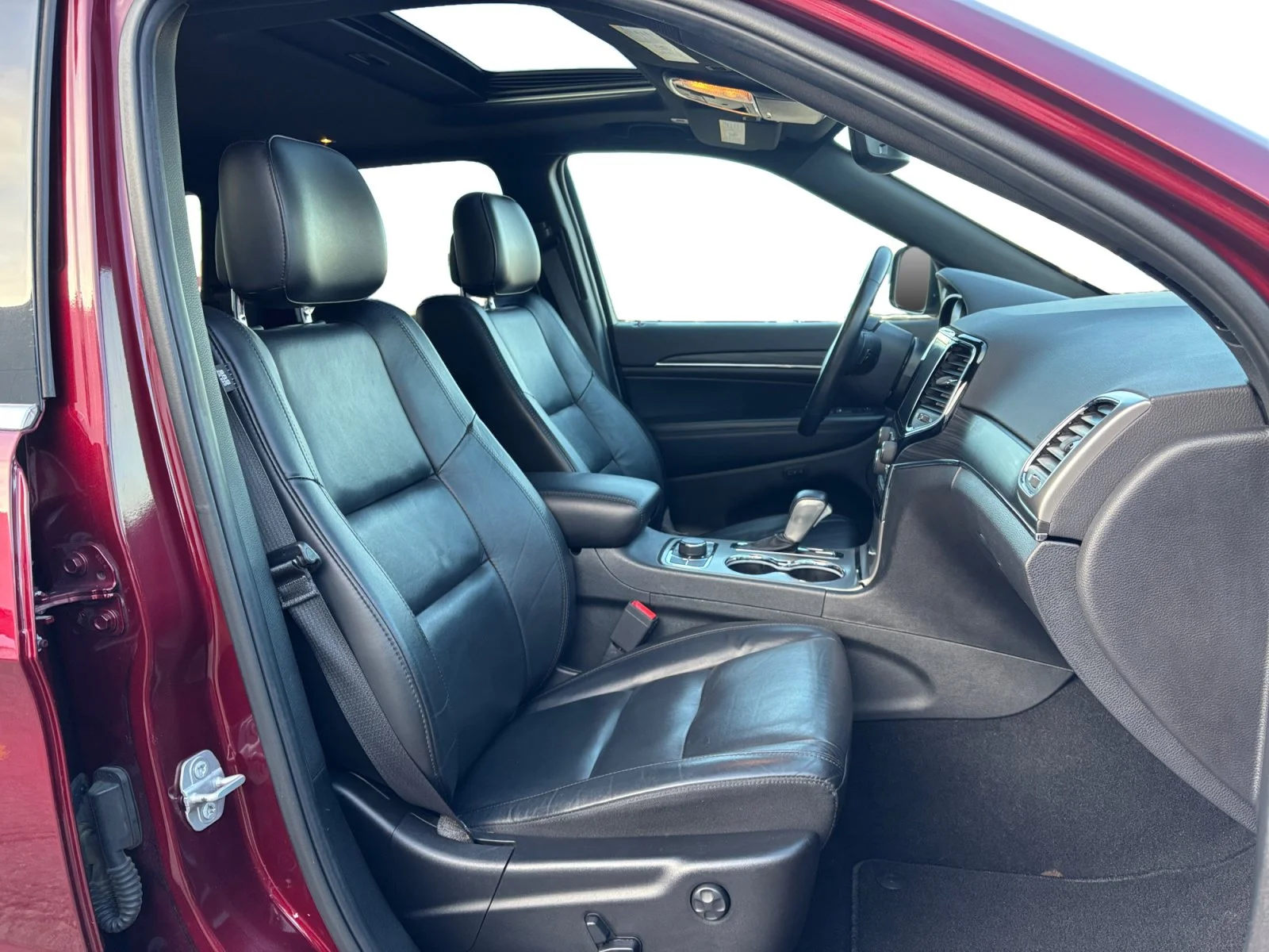 Used 2019 Red Jeep Limited image 17