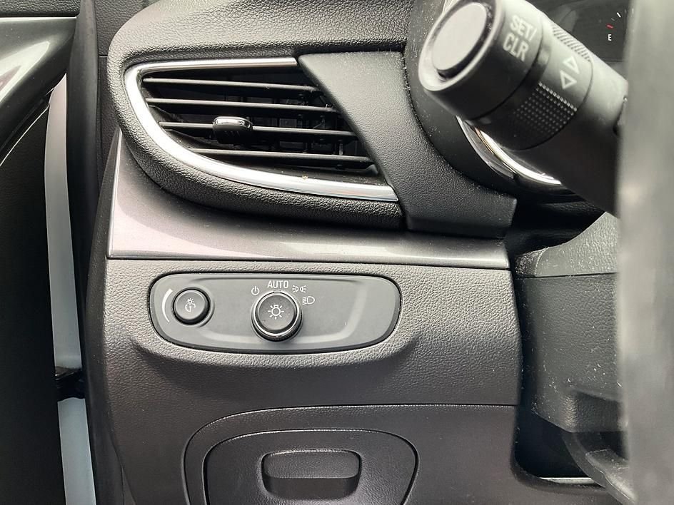 Used 2018 White Buick Preferred image 25