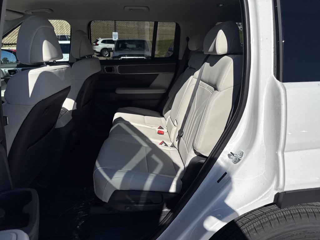 New 2027 White Hyundai SEL image 23