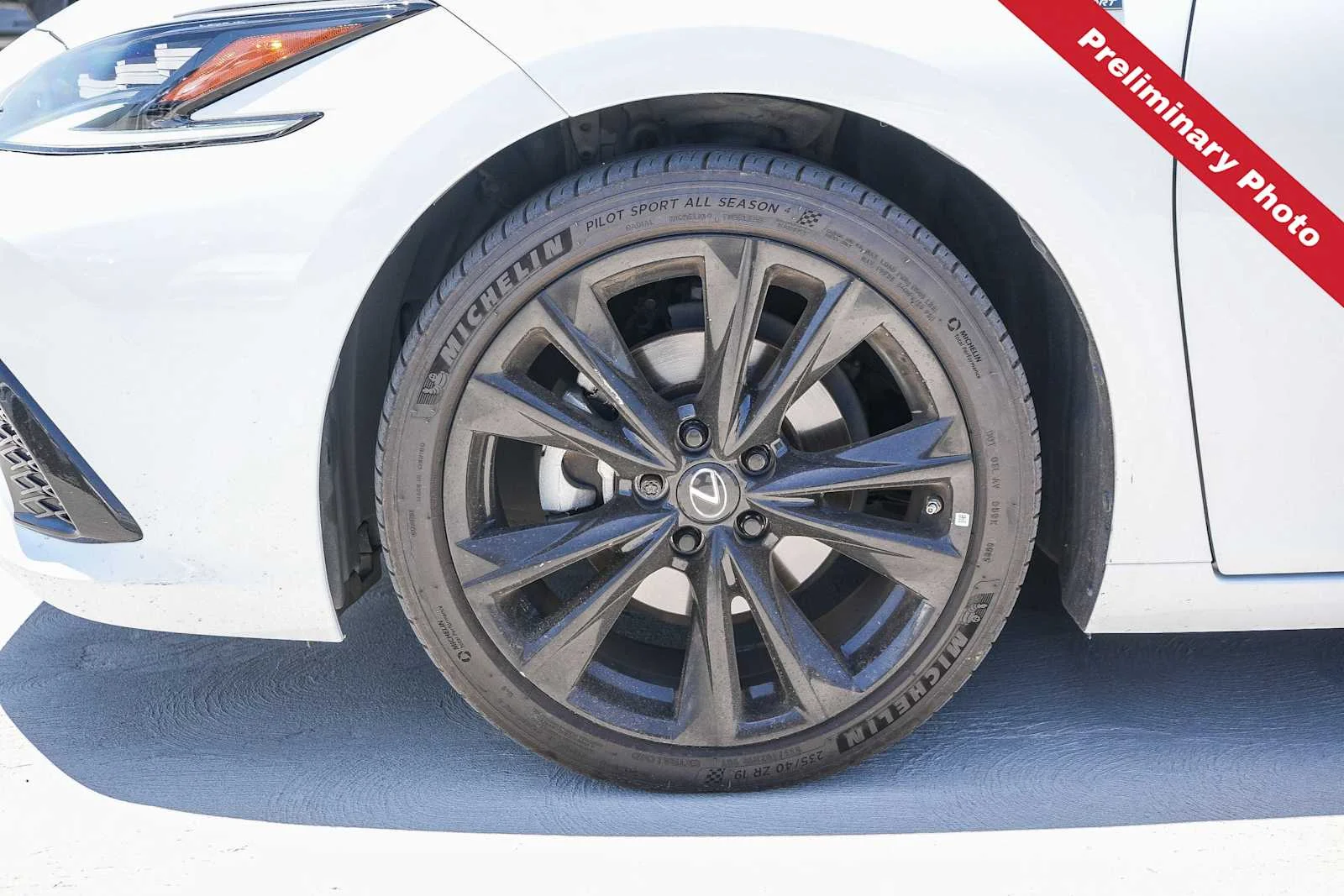 Used 2022 Ultra White Lexus F SPORT image 12