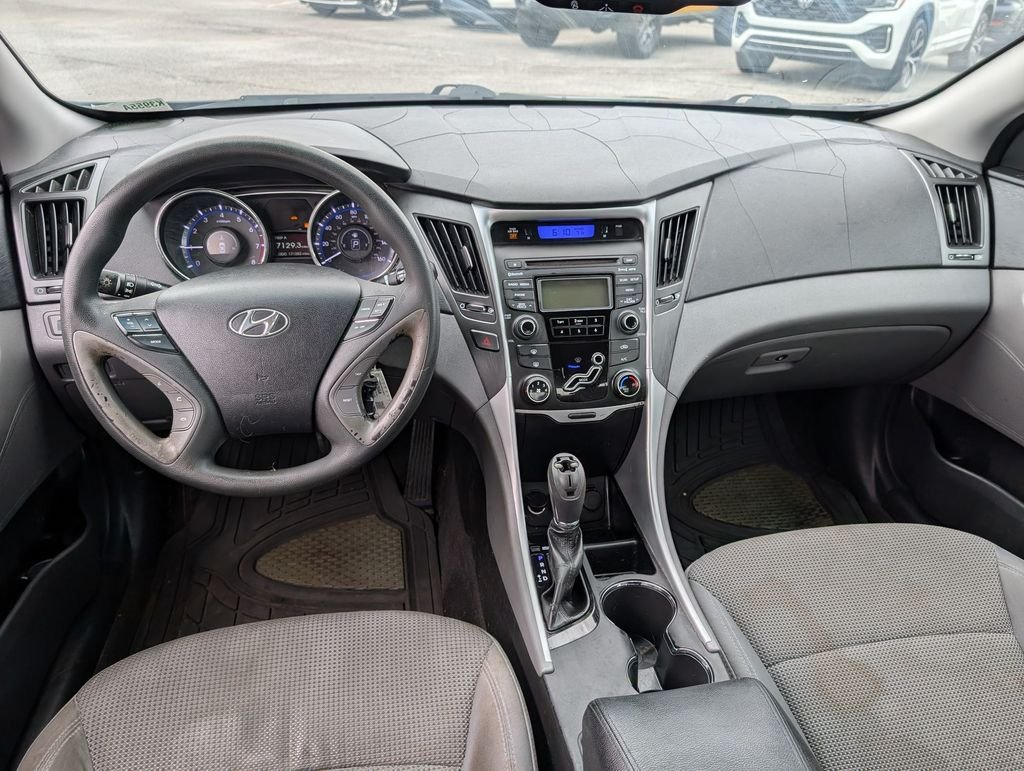 Used 2013 Blue Hyundai GLS image 25