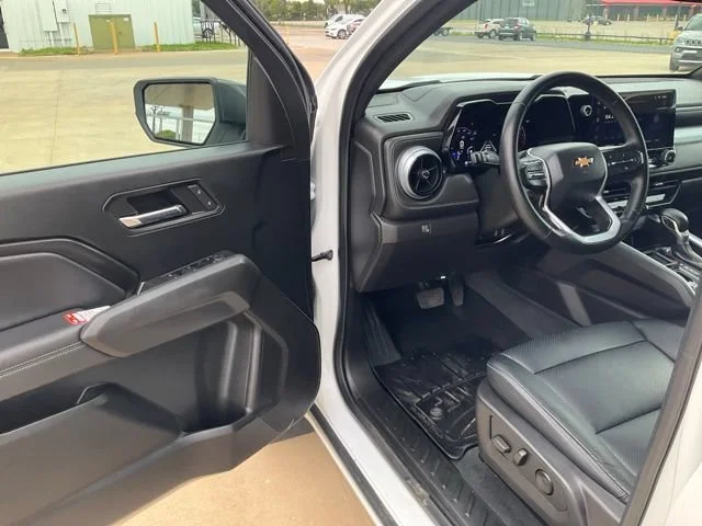 Used 2024 Summit White Chevrolet LT image 3