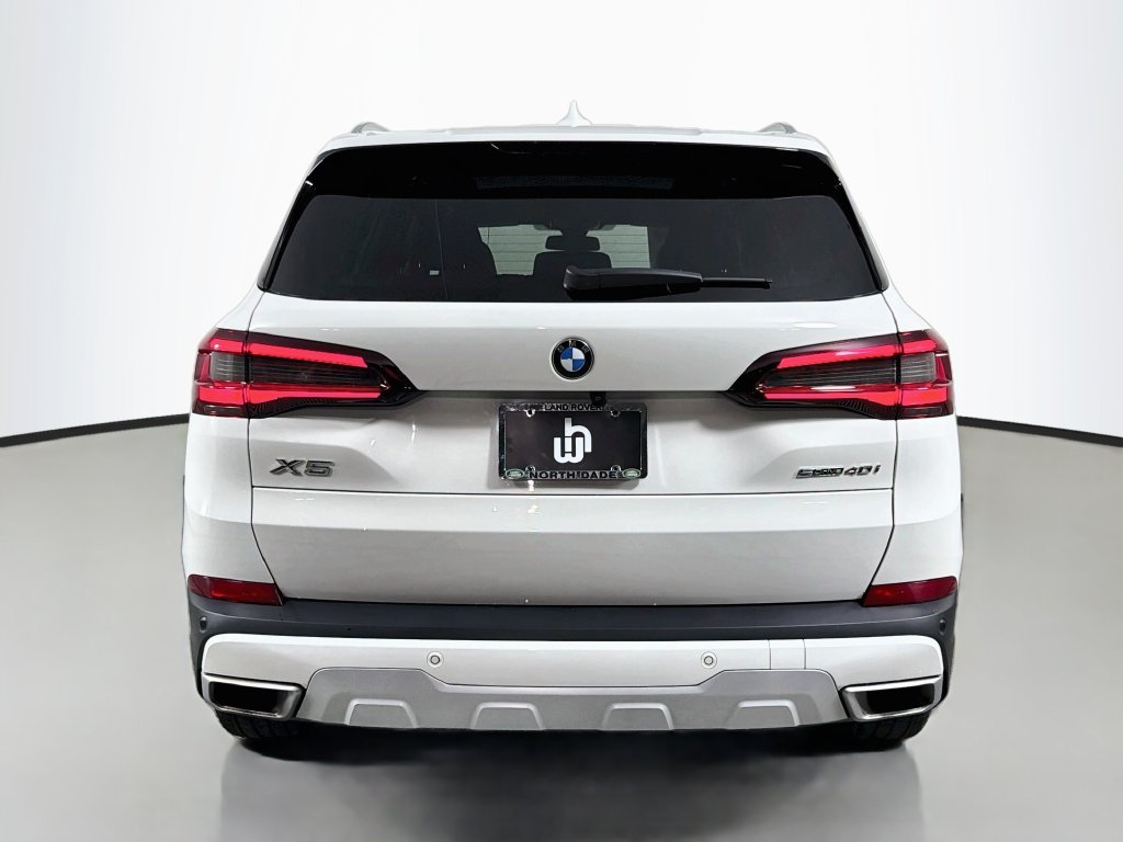 Used 2023 White BMW sDrive40i image 6