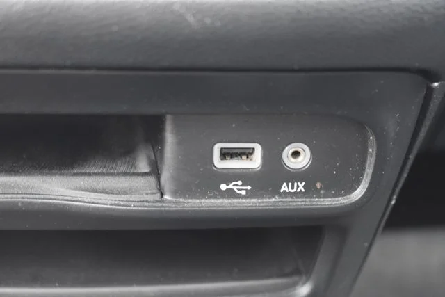 Used 2019 White Chrysler Touring L image 38