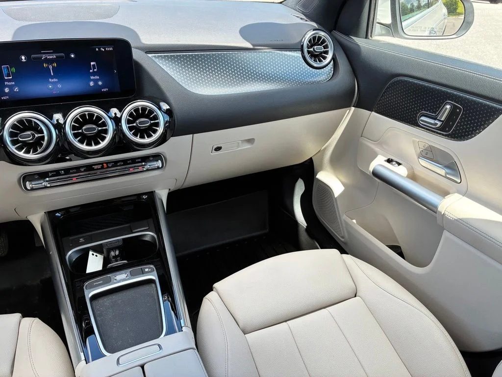 Used 2025 White Mercedes-Benz GLA 250 image 11