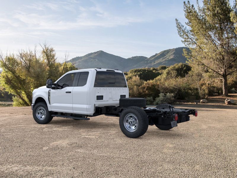 New 2026 Oxford White Ford F-350® XL image 4