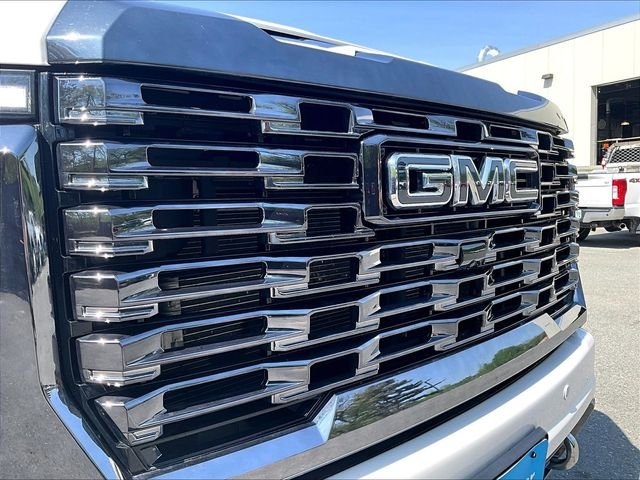 Used 2024 White GMC Denali Ultimate image 32