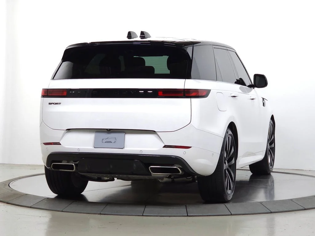 Used 2025 White Land Rover Dynamic SE image 8