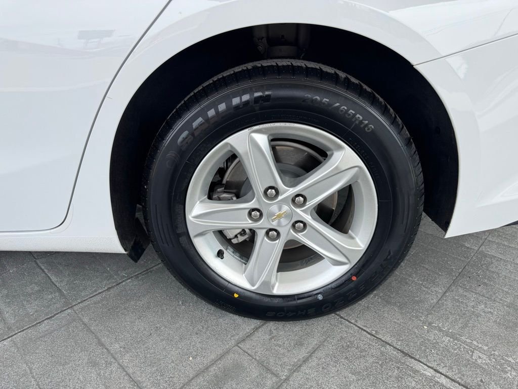 Used 2024 White Chevrolet LS image 4