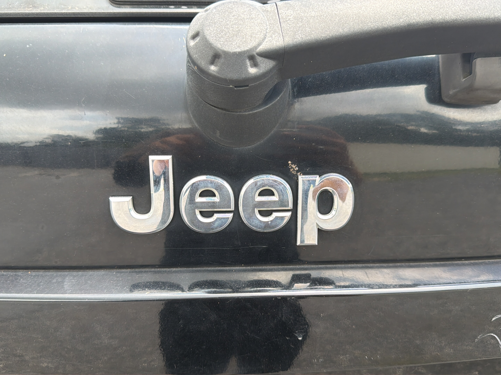 Used 2006 Black Jeep Laredo image 15