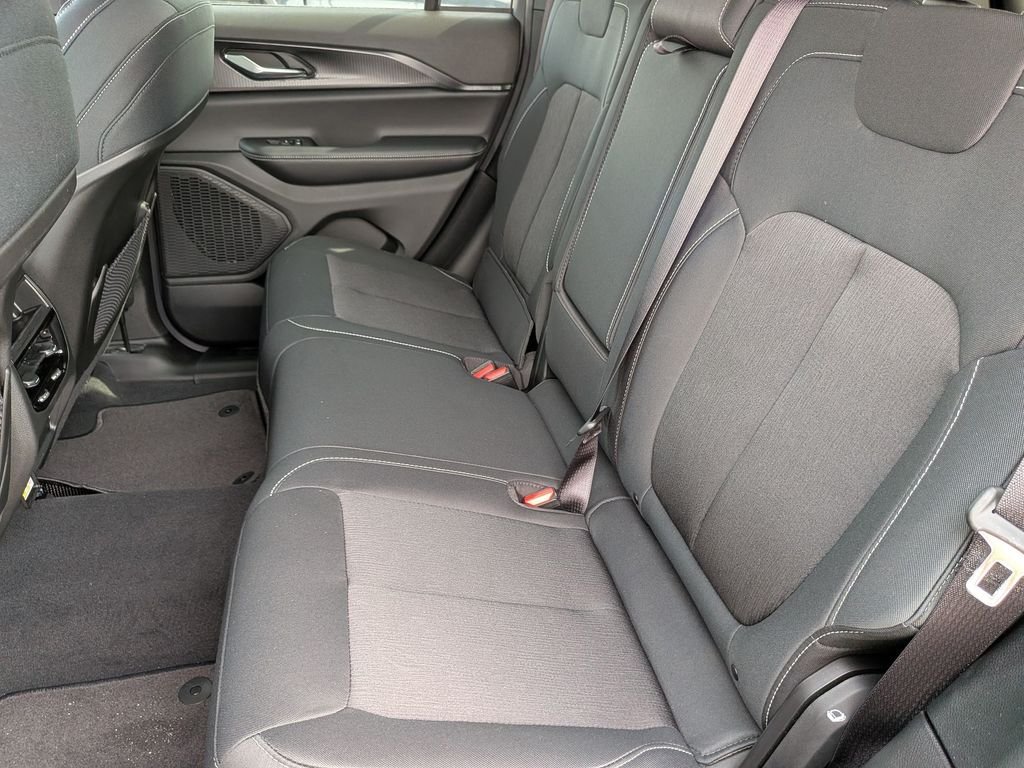 New 2026 Baltic Gray Metallic Clear-Coat Exterior Paint Jeep Laredo X image 35