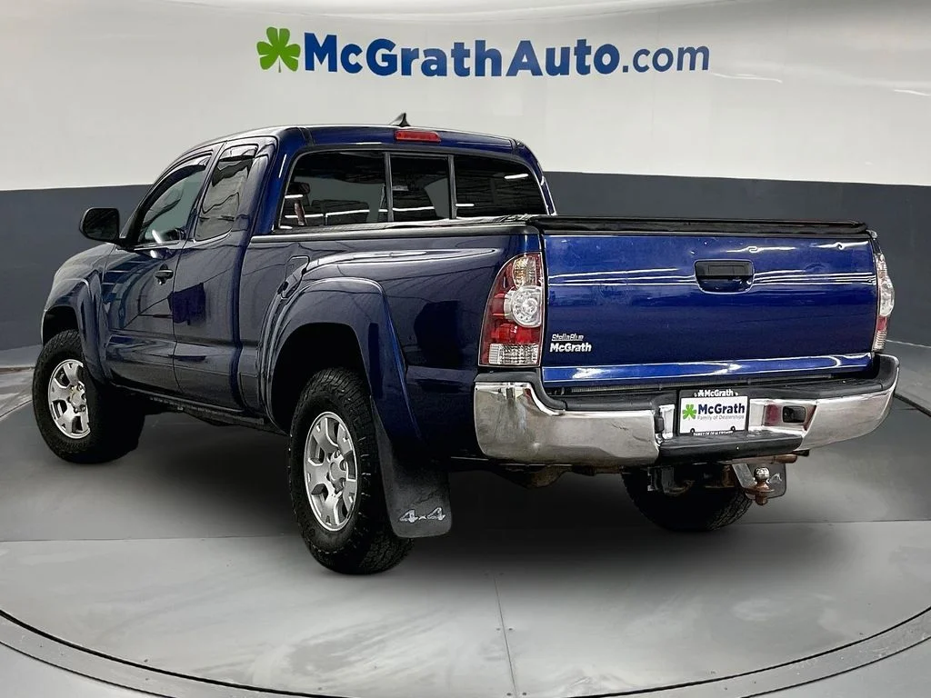 Used 2014 Blue Toyota Base image 3