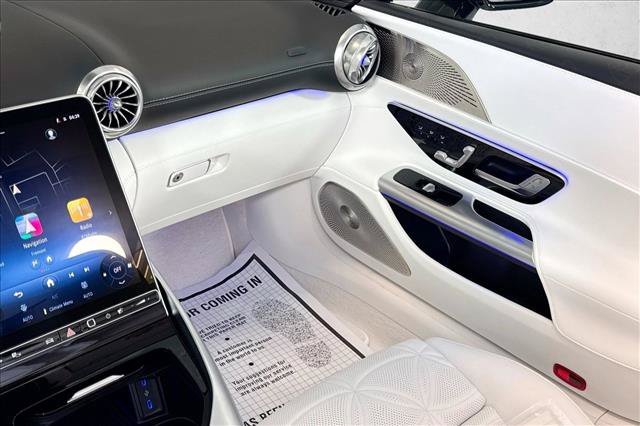 New 2026 MANUFAKTUR moonlight white magno (White Ambiance) Mercedes-Benz Maybach SL 680 Monogram Series image 46