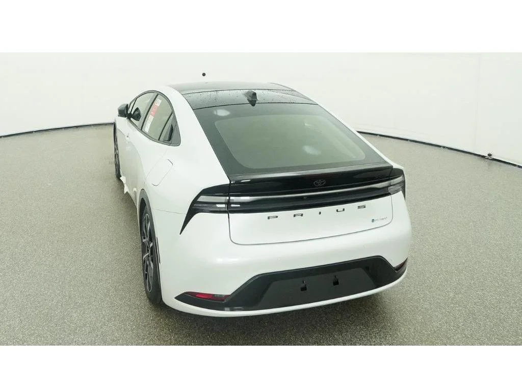 New 2026 Wind Chill Pearl Toyota XSE image 6