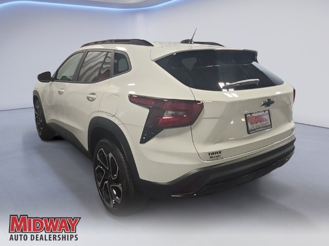 New 2026 Summit White Chevrolet 2RS image 3