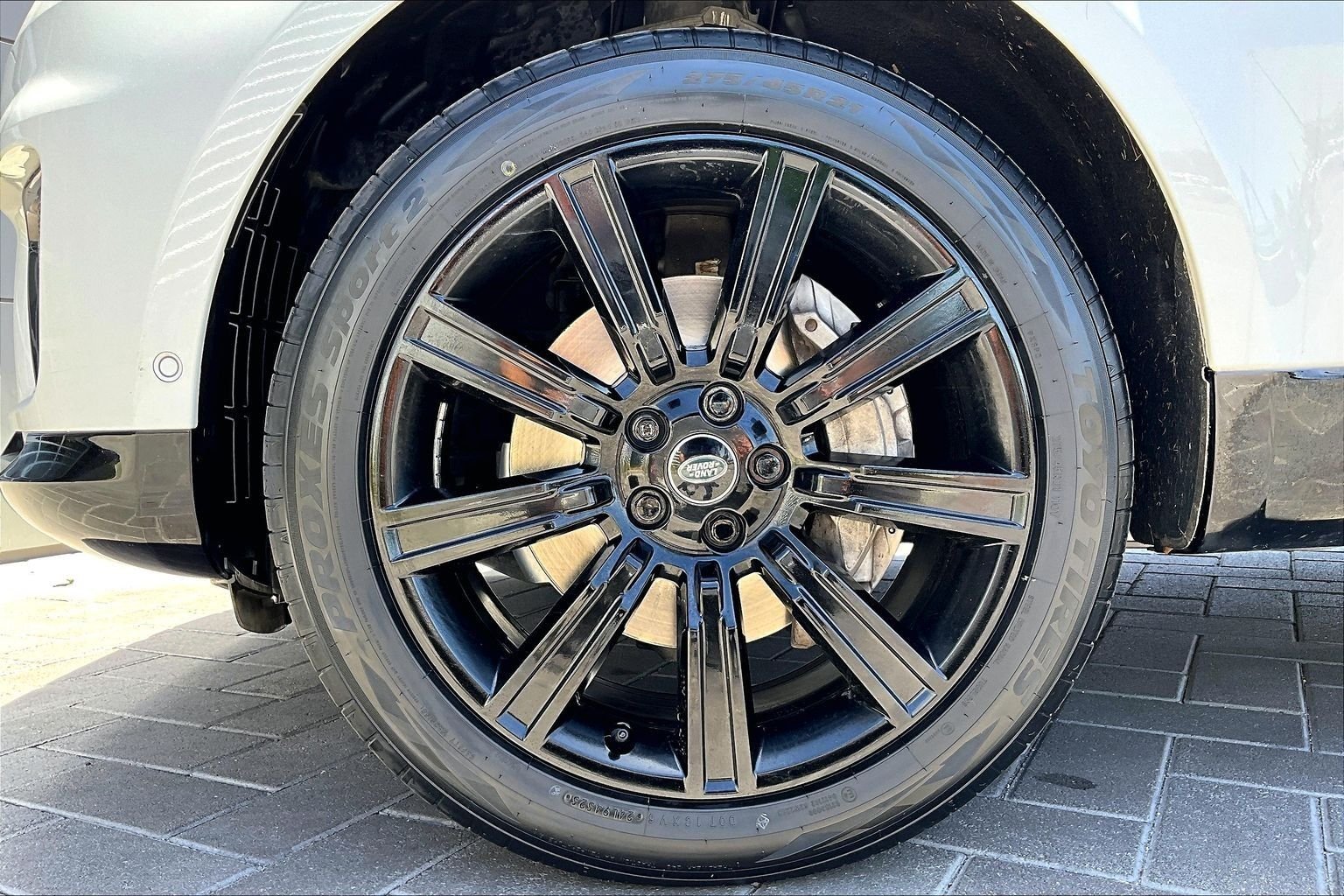 Used 2022 White Land Rover HSE Silver Edition image 9