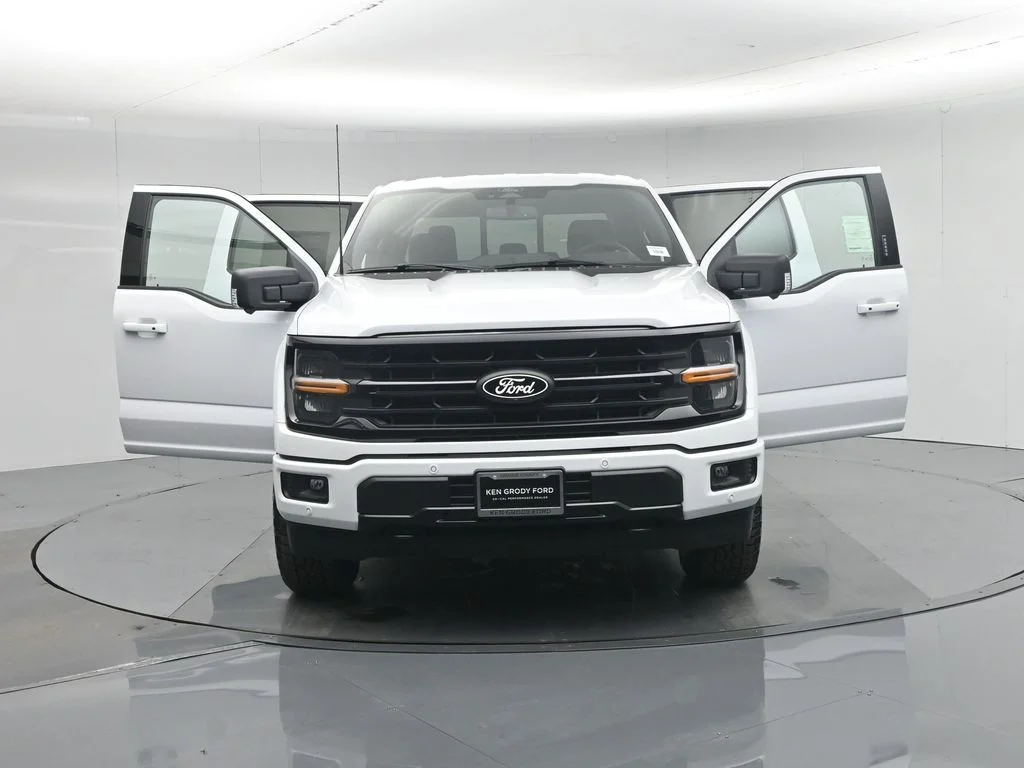 New 2026 Oxford White Ford XLT image 32