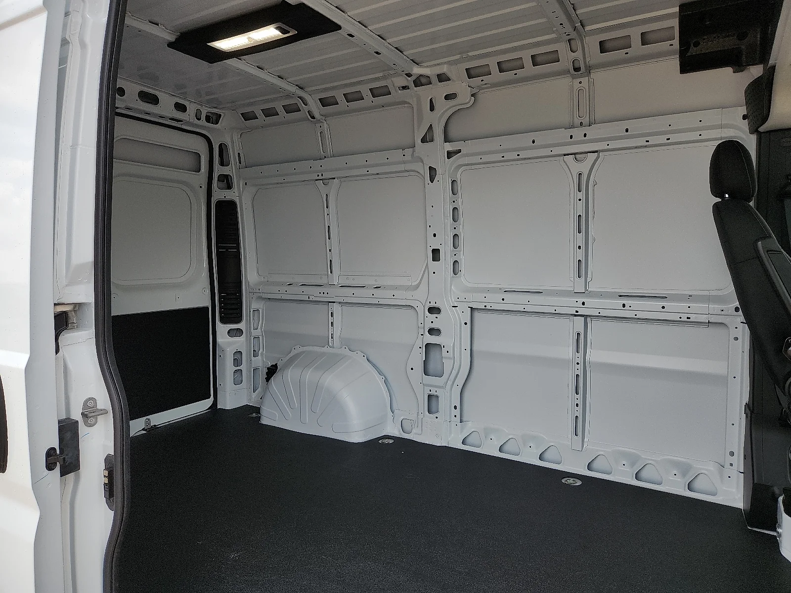 New 2026 Bright White Clear-Coat  Paint Ram PROMASTER 2500 TRADESMAN CARGO VAN HIGH ROOF 136