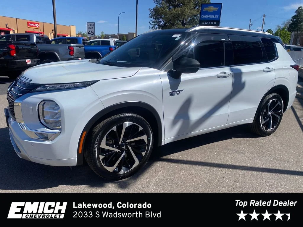 2023 Mitsubishi Outlander Plug-in Hybrid SEL S-AWC's photo