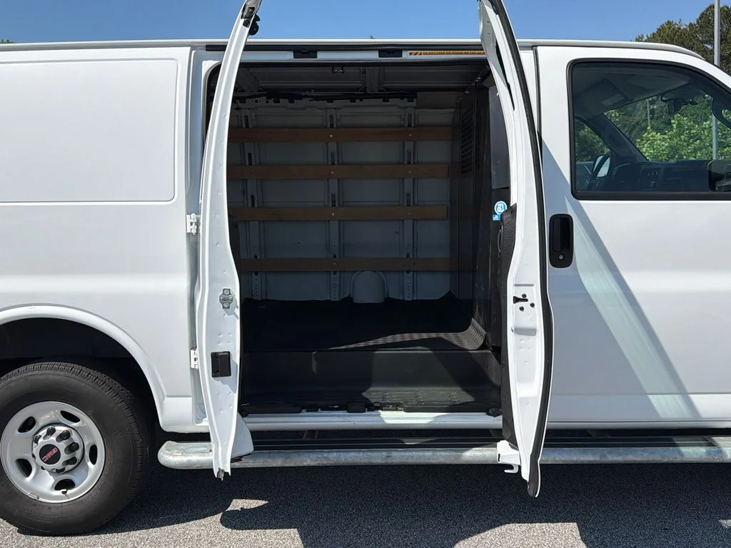 Used 2024 White GMC Work Van image 16