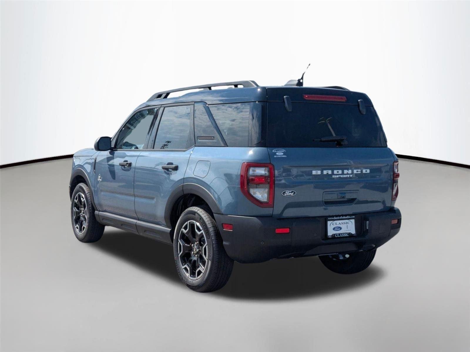 New 2026 Azure Gray Metallic Tri-Coat Ford Outer Banks® image 7