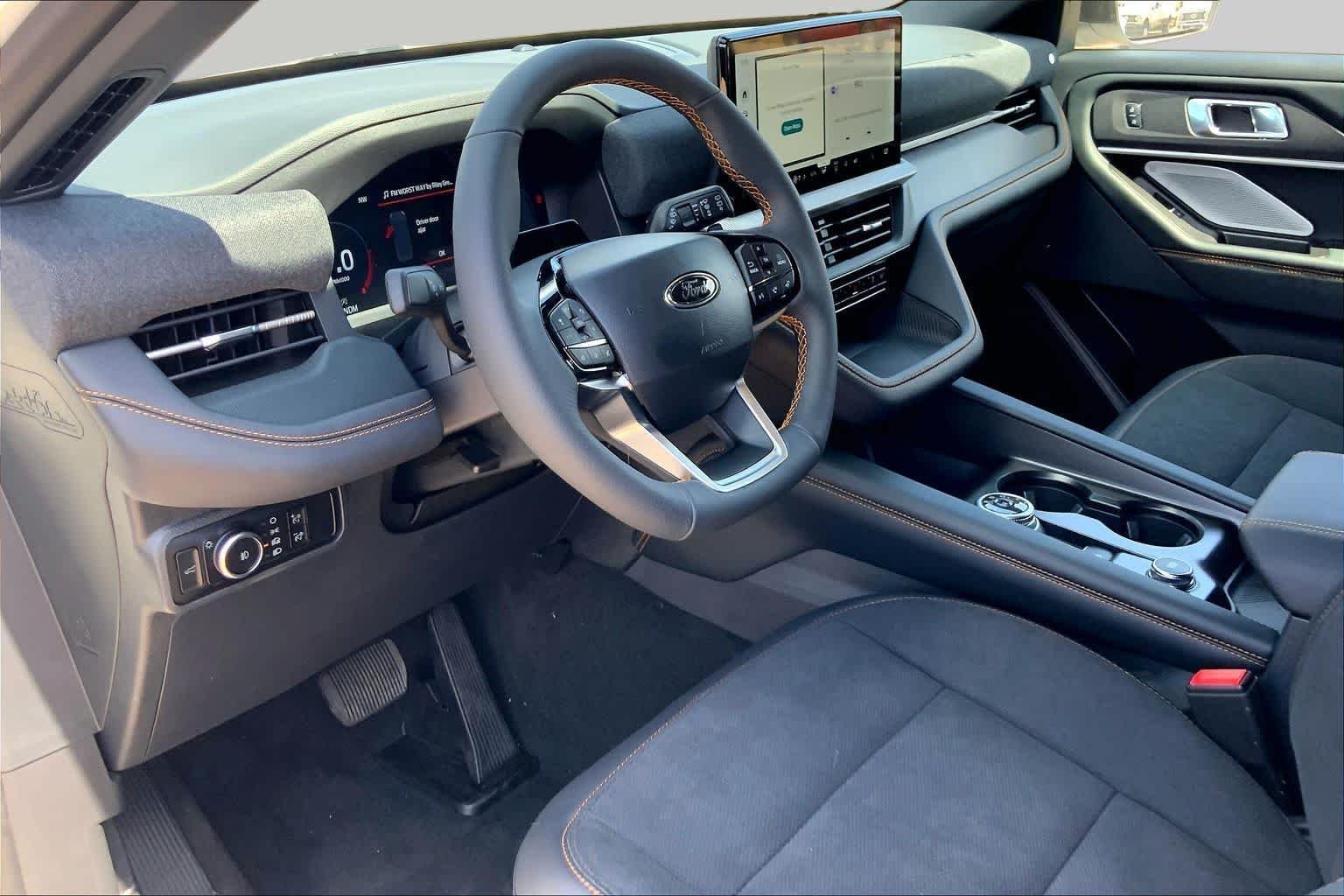 New 2026 Star White Metallic Tri-Coat Ford Tremor® image 8