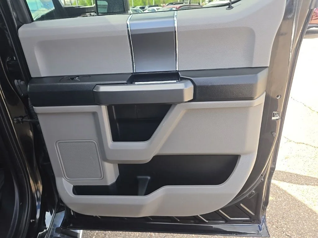 Used 2017 Black Ford XLT image 29