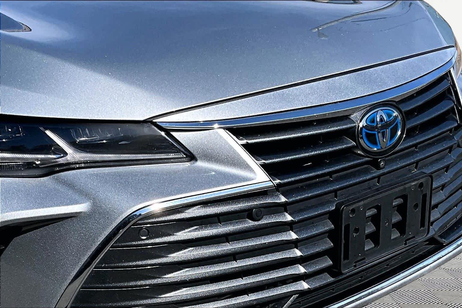 Used 2021 Celestial Silver Metallic Toyota Hybrid Limited image 30