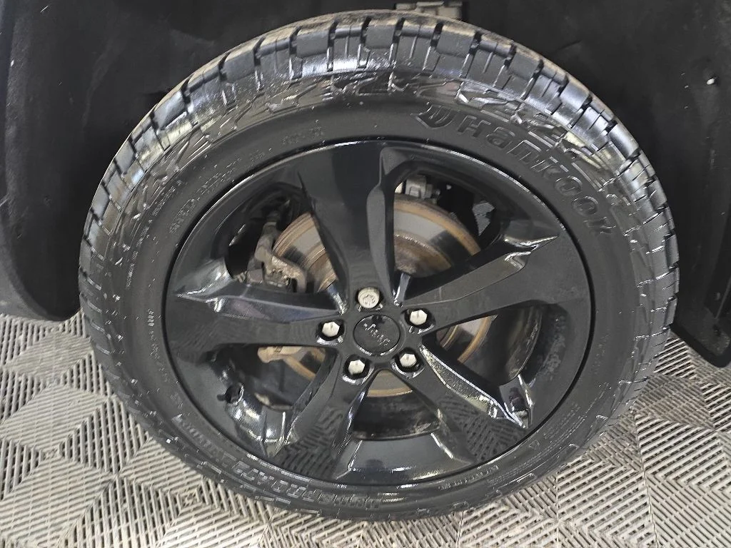 Used 2023 White Jeep Altitude image 13