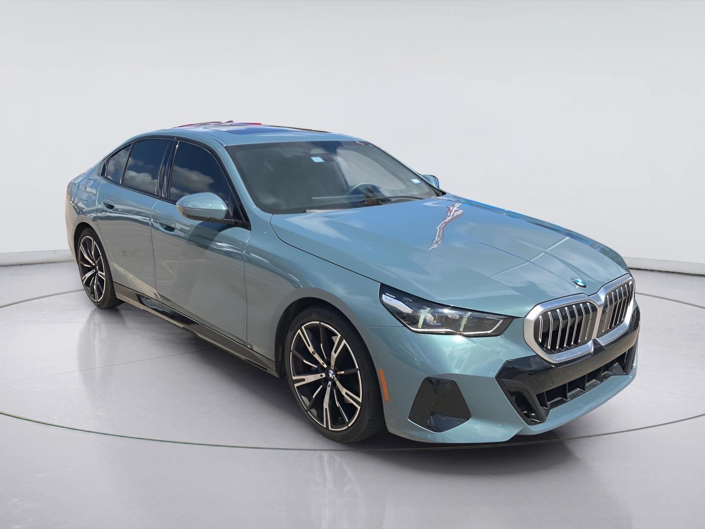 Used 2024 Cape York Green Metallic BMW 530i image 7