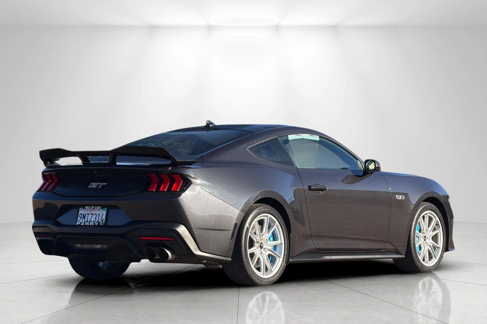Used 2024 Dark Matter Gray Metallic Ford GT Premium image 3