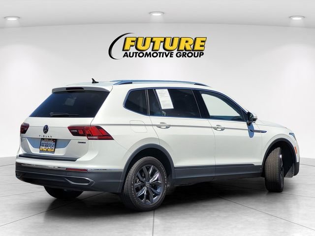 Used 2023  Volkswagen 2.0T SE image 4