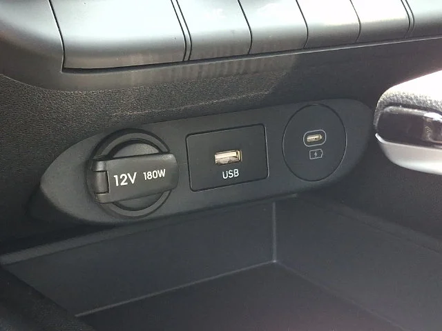 New 2025 White Hyundai SE image 16