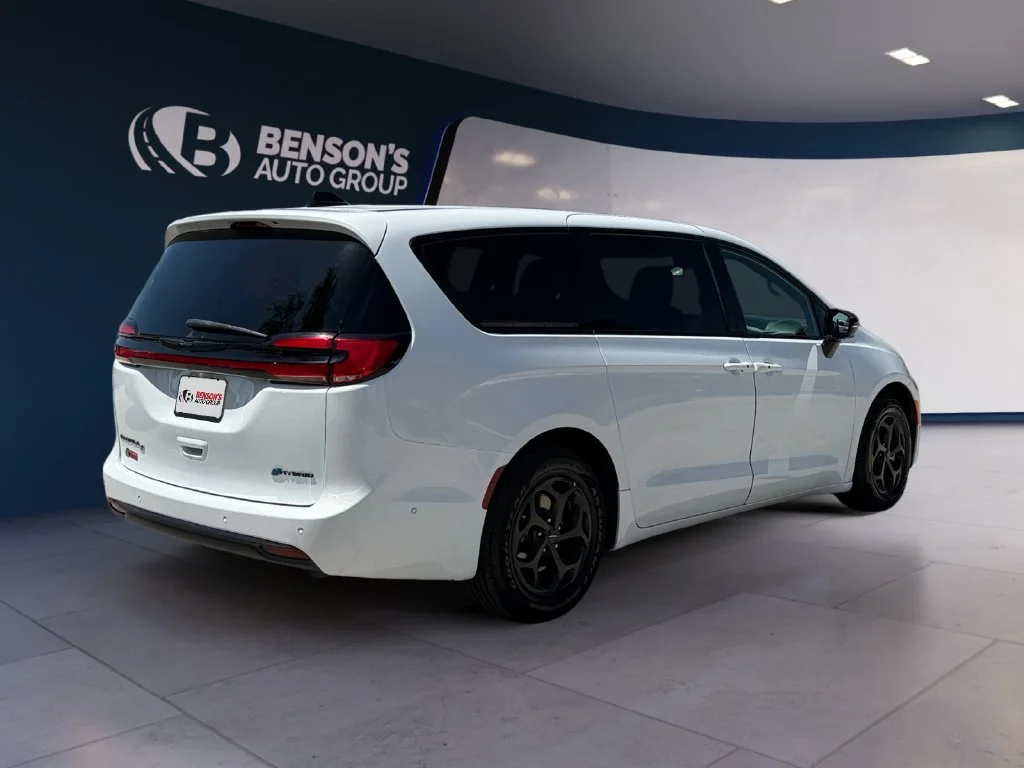 Used 2024 White Chrysler Select S Appearance image 5