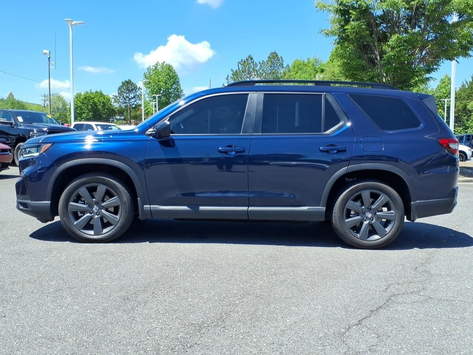 Used 2025  Honda Sport image 3