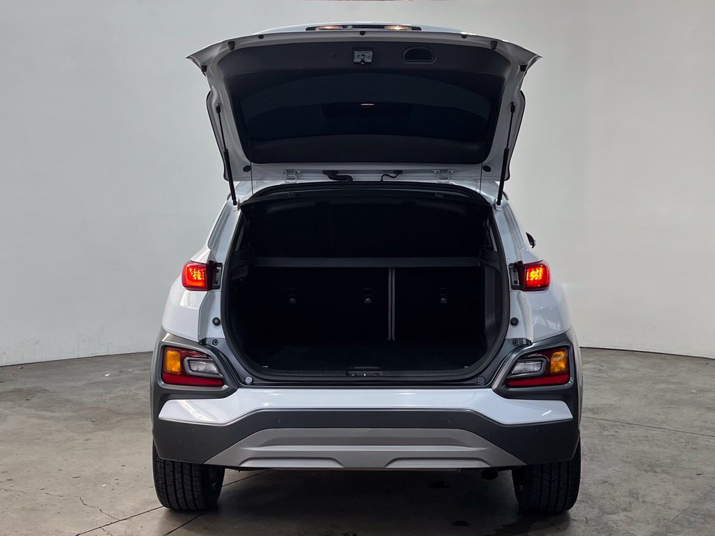 Used 2020 White Hyundai Ultimate image 12