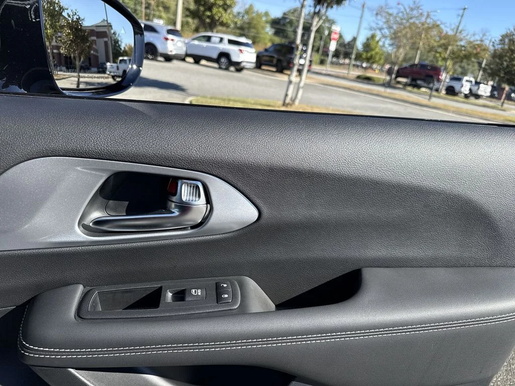 2026 Chrysler Pacifica Limited - Photo 30