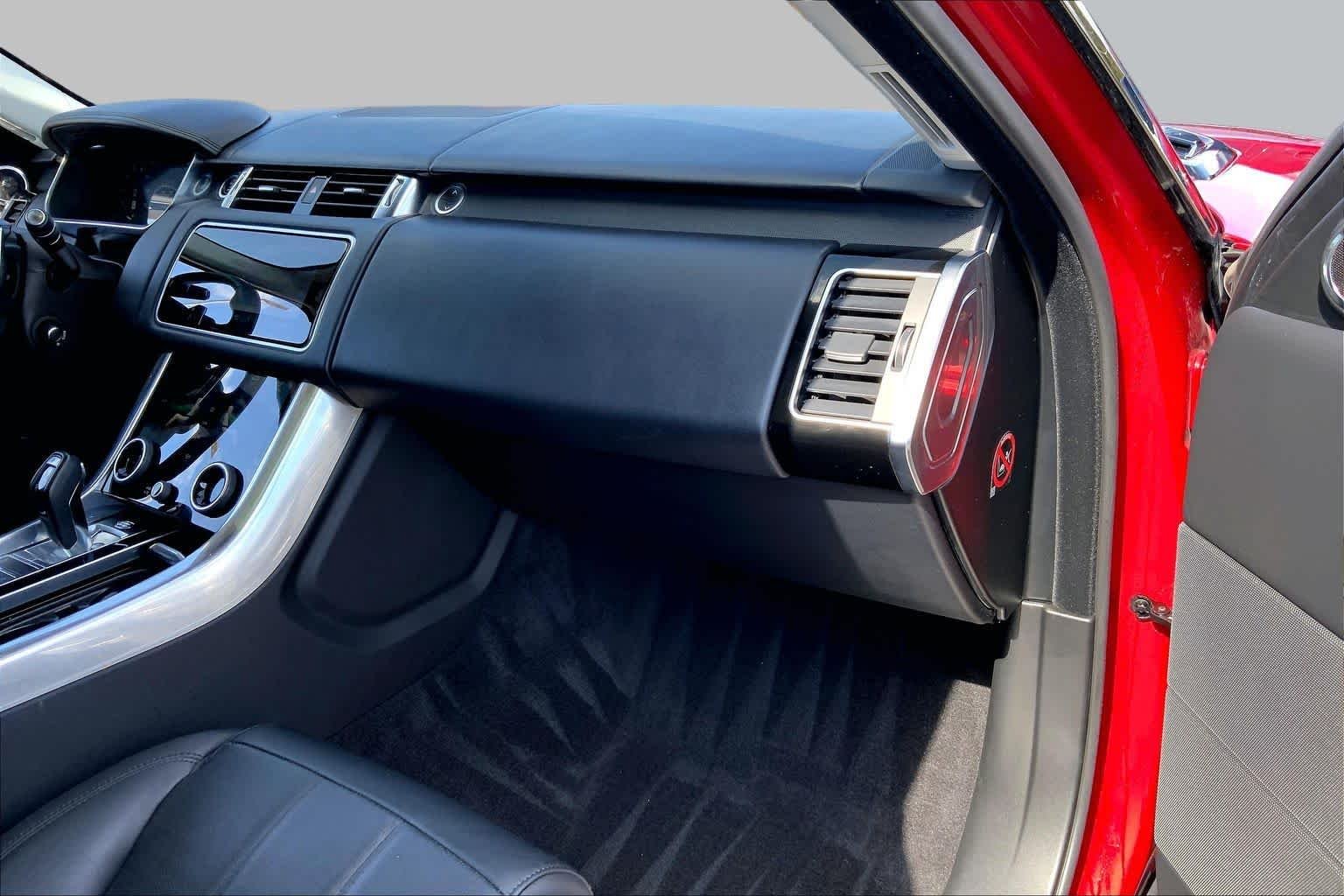 Used 2018 Firenze Red Metallic Land Rover HSE Dynamic image 19