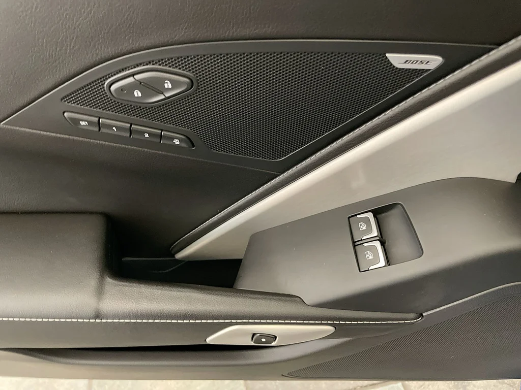 Used 2015 BLUE Chevrolet Stingray Z51 image 23