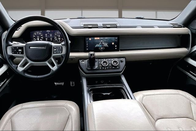 Used 2020 White Land Rover HSE image 15
