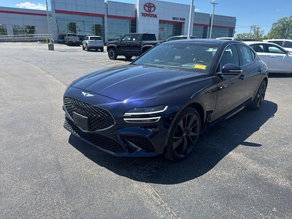 Used 2023 Capri Blue Genesis 3.3T image 5