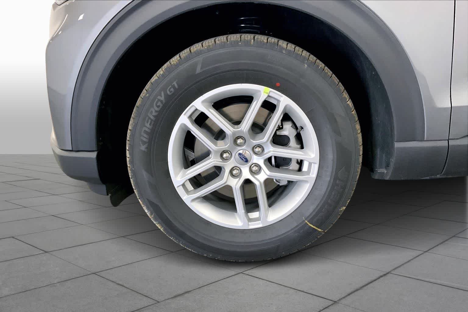 New 2026 Carbonized Gray Metallic Ford Active image 9