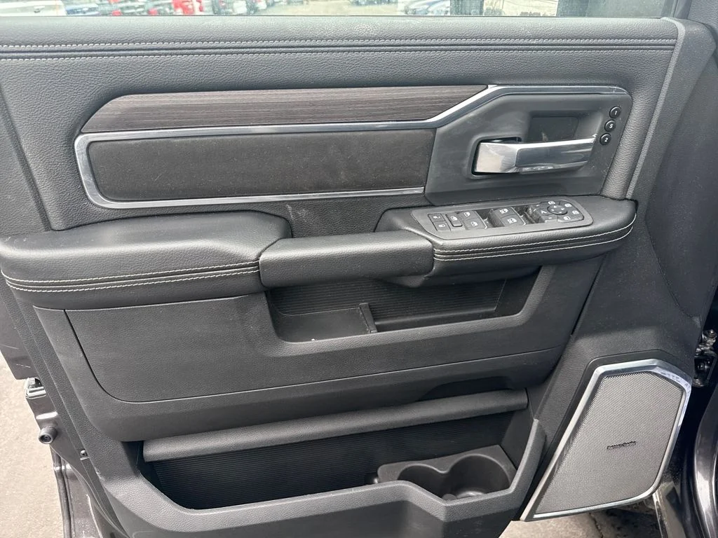 New 2026 Granite Crystal Metallic Clear-Coat Exterior Paint RAM LARAMIE image 18