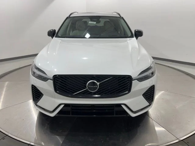 New 2026 Crystal White Volvo Ultra image 8