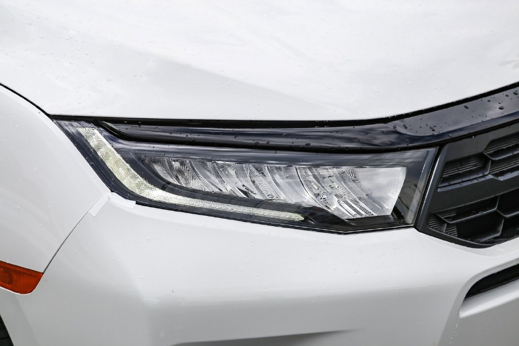 New 2026 Platinum White Pearl Honda Sport-L image 11