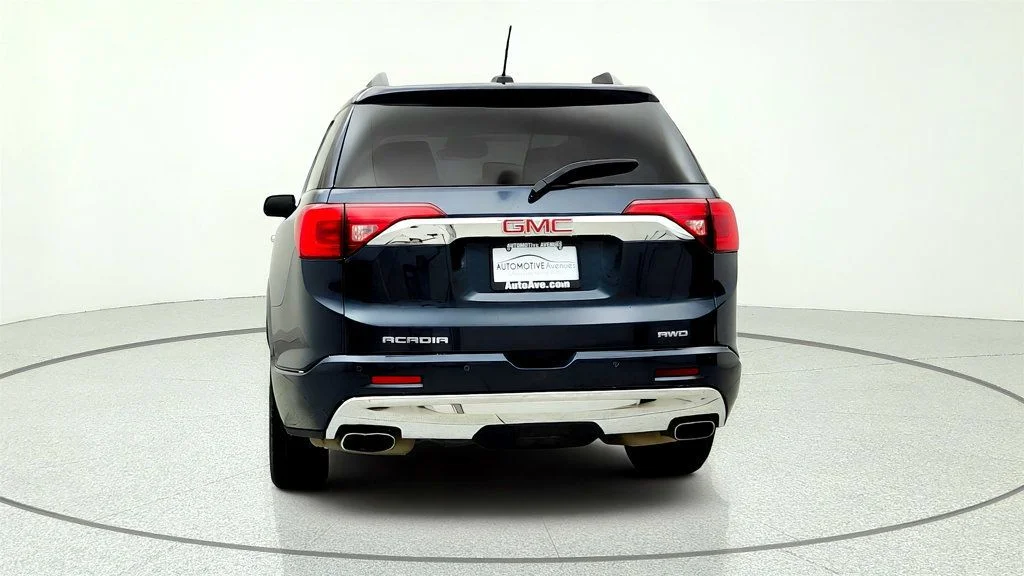 Used 2019 Dark Sky Metallic GMC AWD 4dr Denali w/ Technology Pkg & Dual Sunroof image 6