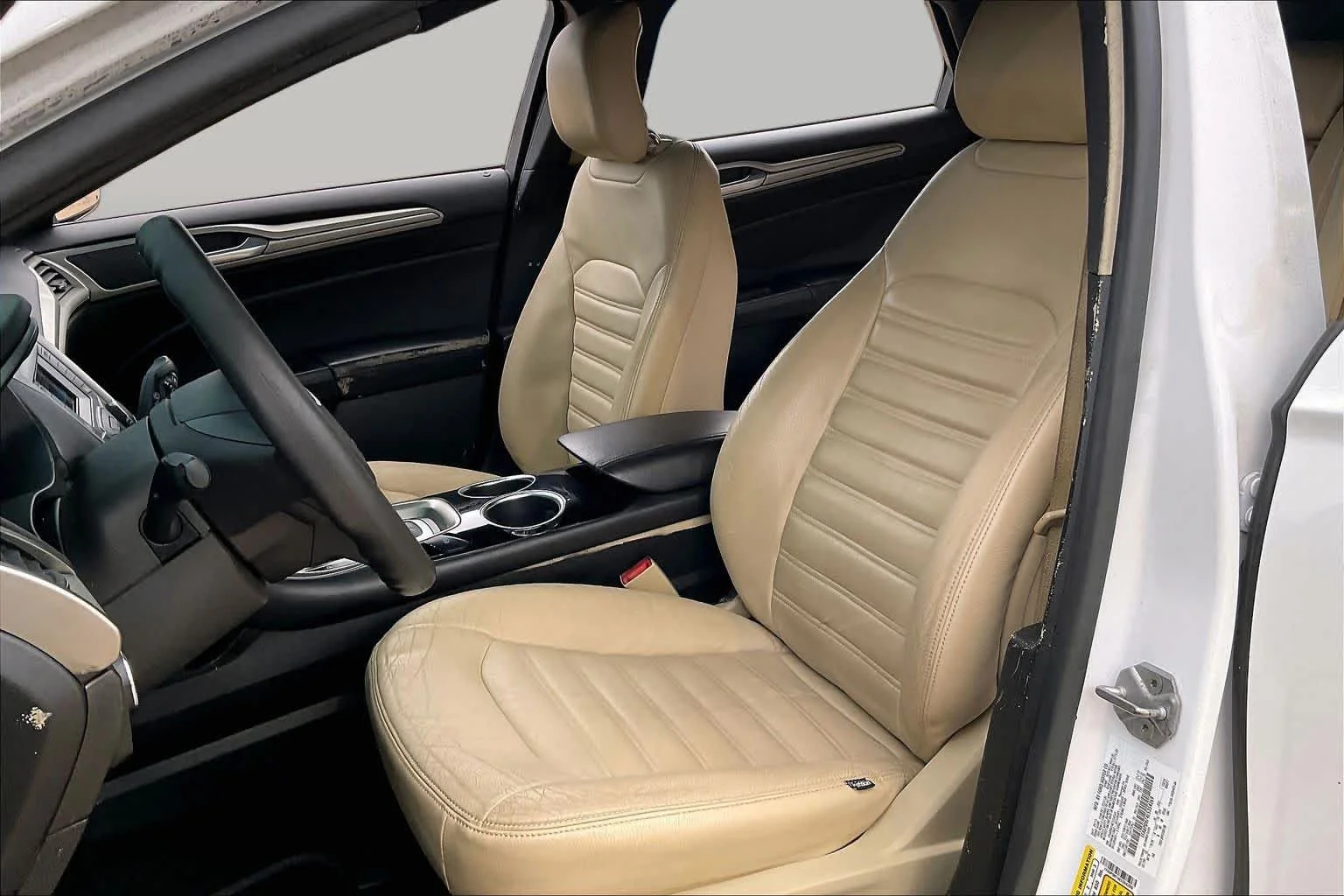 Used 2014 Oxford White Ford SE image 8