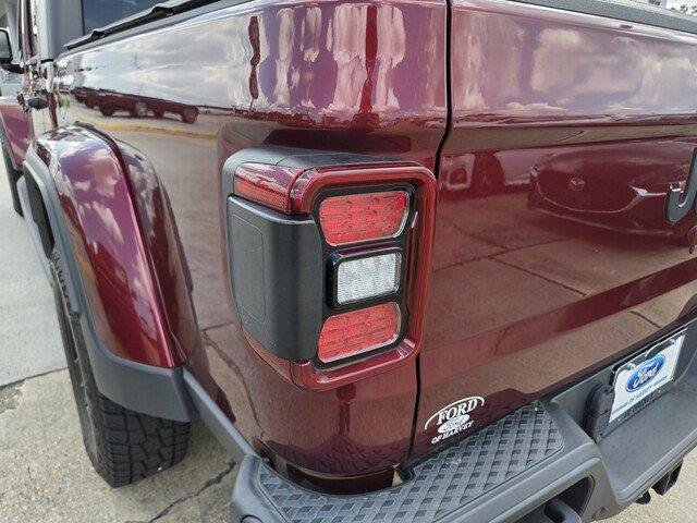 Used 2021 Snazzberry Pearlcoat Jeep Sport S image 26