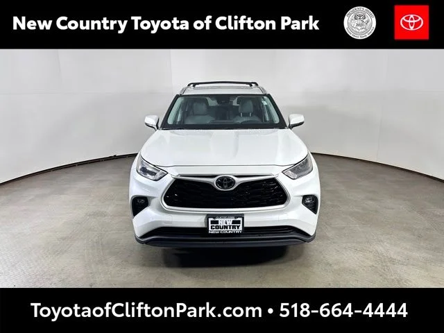 Used 2023 Beige Toyota XLE image 8